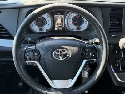 2020 Toyota Sienna SE 8 Passenger