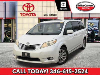 2012 Toyota Sienna Base 7 Passenger