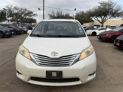 2012 Toyota Sienna Base 7 Passenger