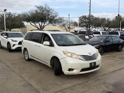 2012 Toyota Sienna Base 7 Passenger