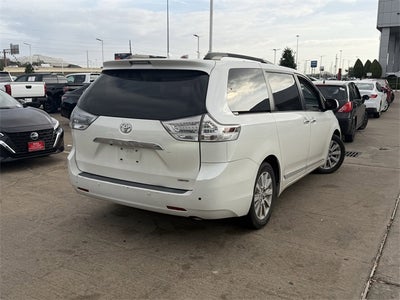 2012 Toyota Sienna Base 7 Passenger