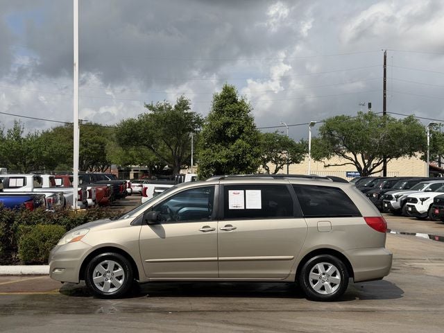 2010 Toyota Sienna XLE