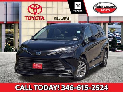 2025 Toyota Sienna XLE 8 Passenger