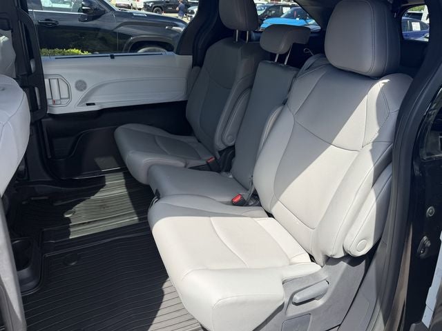 2025 Toyota Sienna XLE 8 Passenger