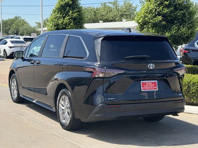 2025 Toyota Sienna XLE 8 Passenger