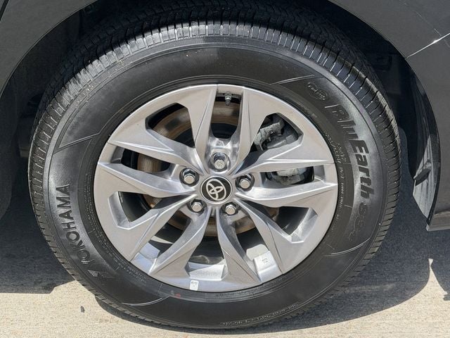 2025 Toyota Sienna XLE 8 Passenger