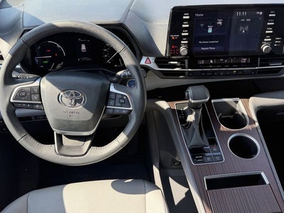 2023 Toyota Sienna XLE 8 Passenger