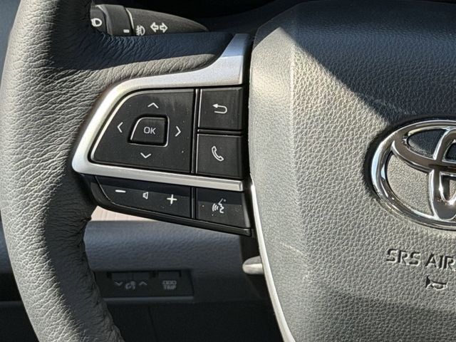 2023 Toyota Sienna XLE 8 Passenger