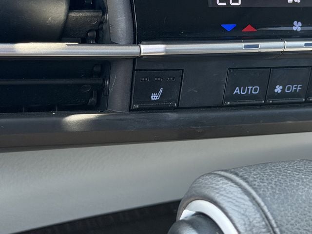 2023 Toyota Sienna XLE 8 Passenger