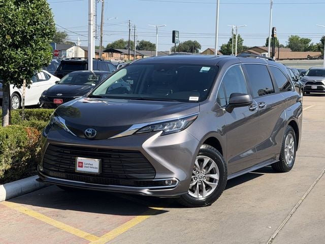 2023 Toyota Sienna XLE 8 Passenger