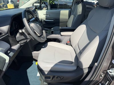 2023 Toyota Sienna XLE 8 Passenger