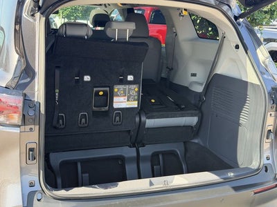 2023 Toyota Sienna XLE 8 Passenger