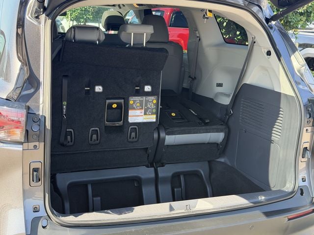 2023 Toyota Sienna XLE 8 Passenger