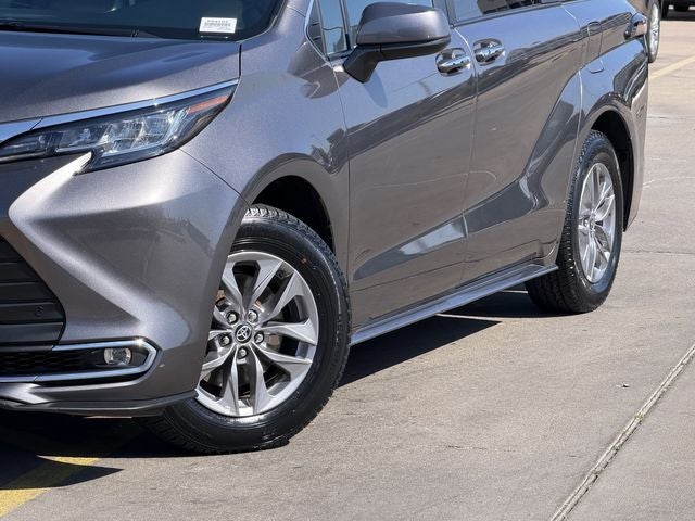 2023 Toyota Sienna XLE 8 Passenger