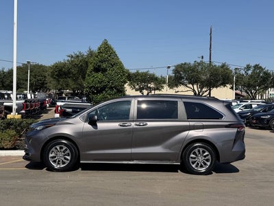 2023 Toyota Sienna XLE 8 Passenger