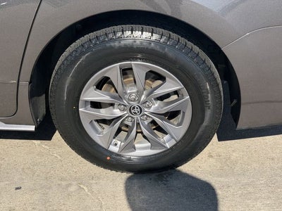 2023 Toyota Sienna XLE 8 Passenger