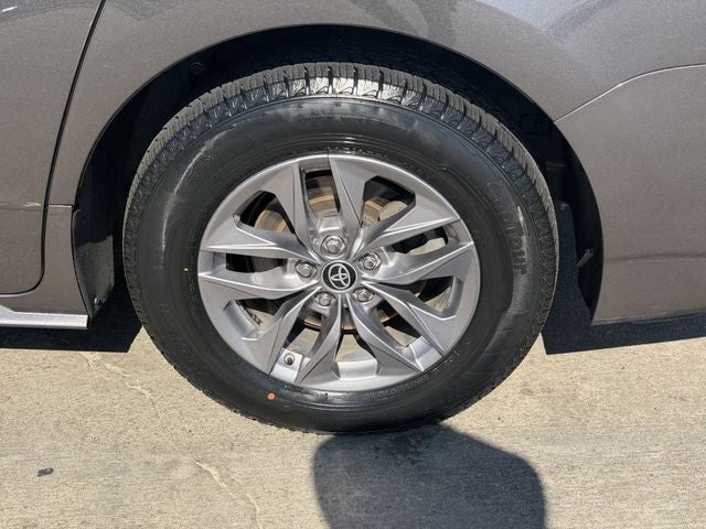 2023 Toyota Sienna XLE 8 Passenger