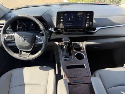 2023 Toyota Sienna XLE 8 Passenger