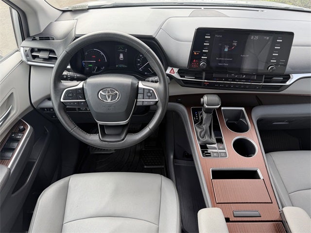 2024 Toyota Sienna XLE 8 Passenger