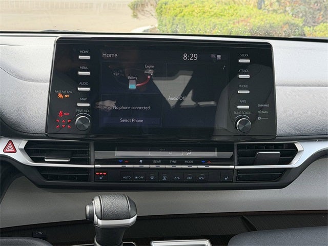 2024 Toyota Sienna XLE 8 Passenger