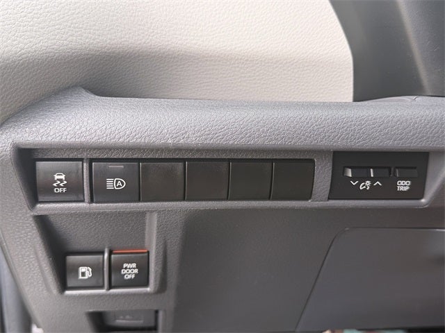 2024 Toyota Sienna XLE 8 Passenger