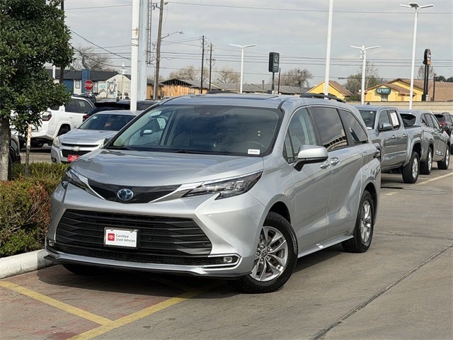 2024 Toyota Sienna XLE 8 Passenger