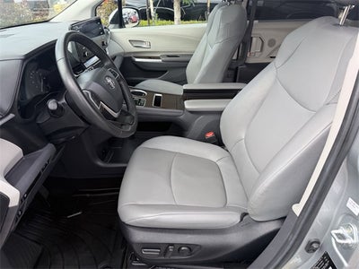 2024 Toyota Sienna XLE 8 Passenger