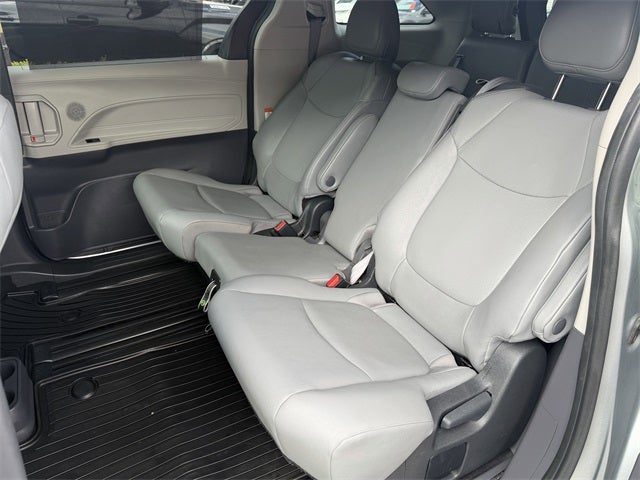 2024 Toyota Sienna XLE 8 Passenger