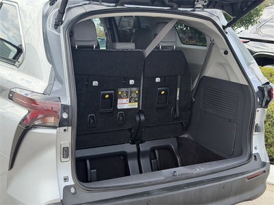 2024 Toyota Sienna XLE 8 Passenger
