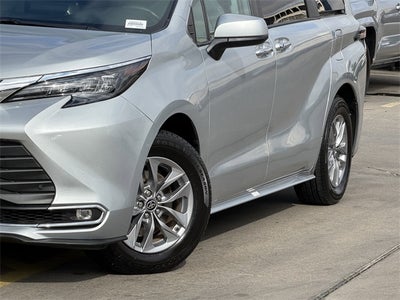 2024 Toyota Sienna XLE 8 Passenger