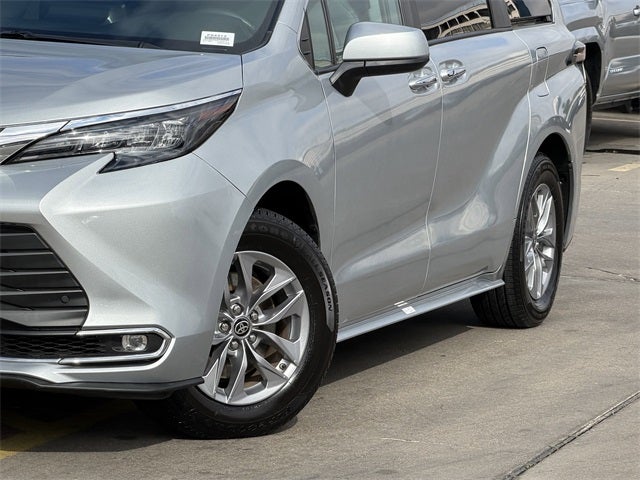 2024 Toyota Sienna XLE 8 Passenger