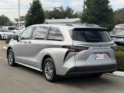 2024 Toyota Sienna XLE 8 Passenger