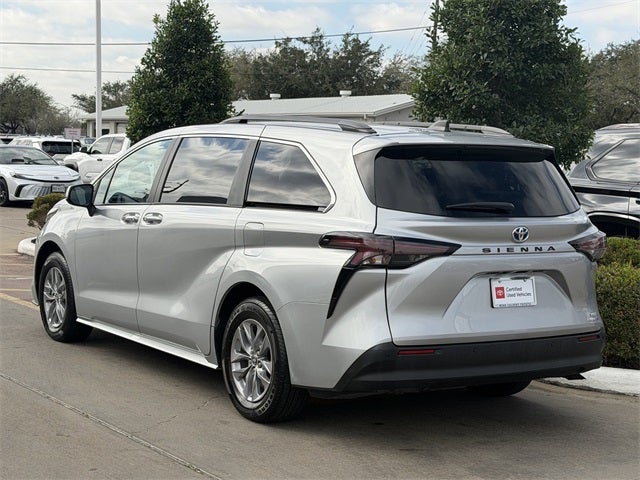 2024 Toyota Sienna XLE 8 Passenger