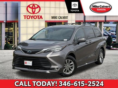 2022 Toyota Sienna XLE 7 Passenger