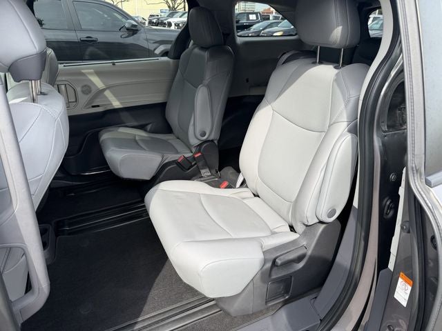 2022 Toyota Sienna XLE 7 Passenger