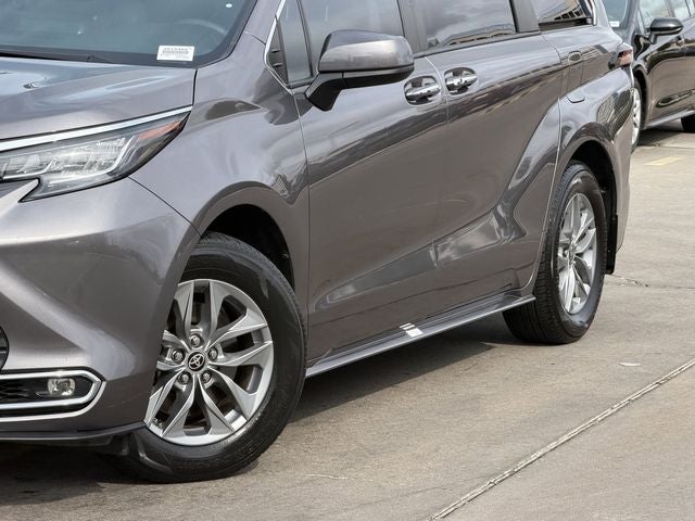 2022 Toyota Sienna XLE 7 Passenger