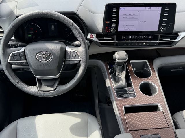 2023 Toyota Sienna XLE 8 Passenger