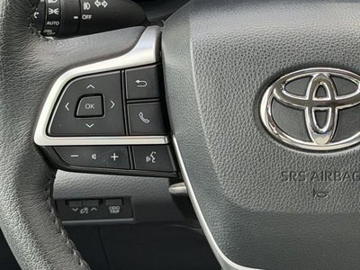 2023 Toyota Sienna XLE 8 Passenger