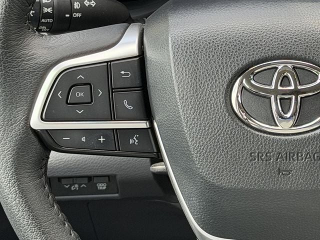 2023 Toyota Sienna XLE 8 Passenger