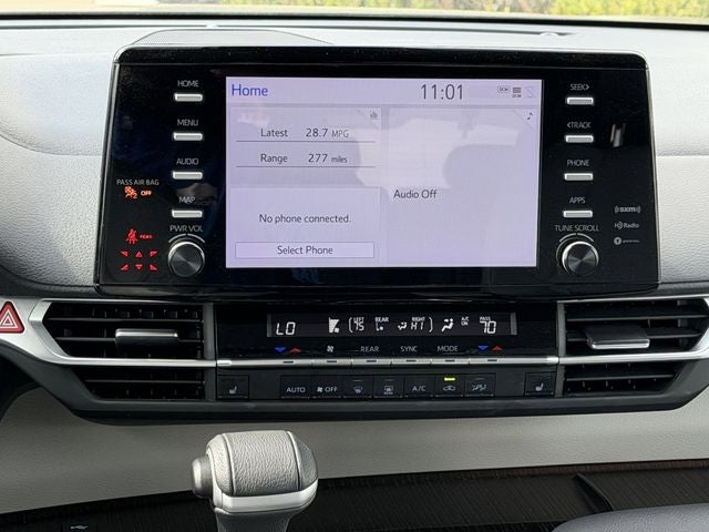 2023 Toyota Sienna XLE 8 Passenger