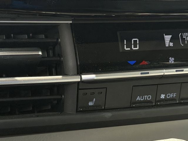 2023 Toyota Sienna XLE 8 Passenger