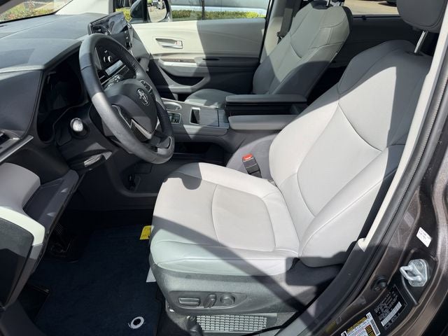 2023 Toyota Sienna XLE 8 Passenger