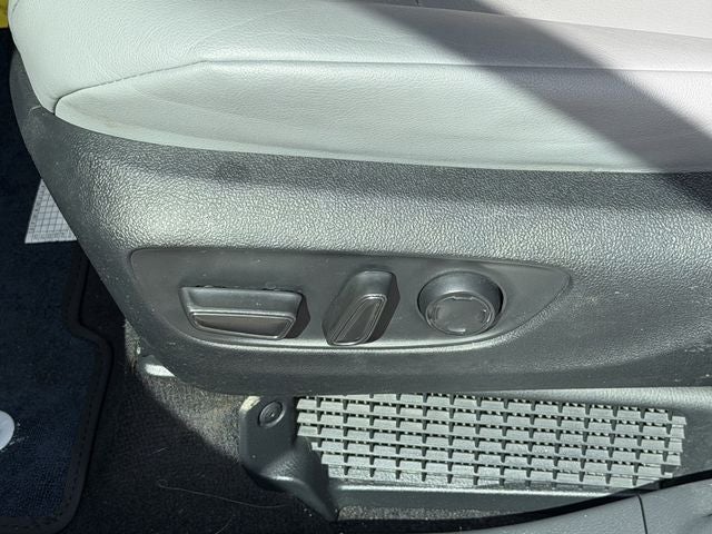 2023 Toyota Sienna XLE 8 Passenger