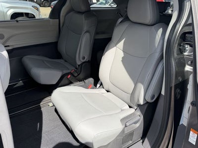 2023 Toyota Sienna XLE 8 Passenger