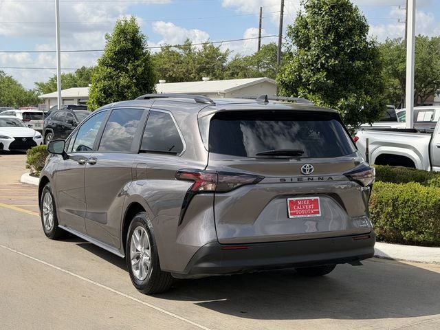 2023 Toyota Sienna XLE 8 Passenger