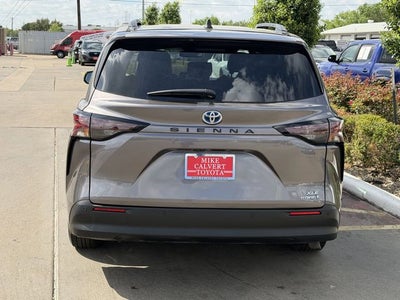 2023 Toyota Sienna XLE 8 Passenger