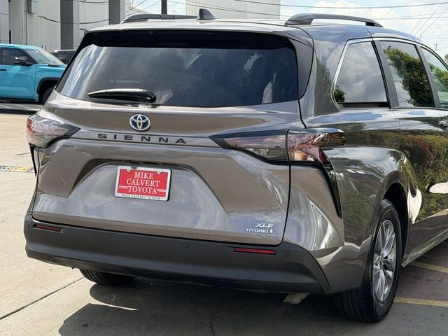 2023 Toyota Sienna XLE 8 Passenger