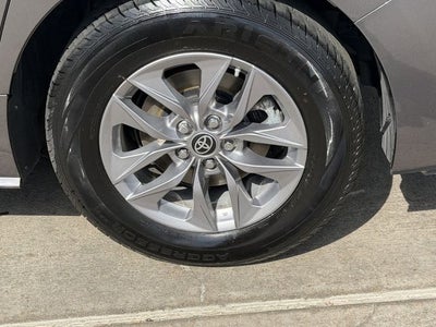 2023 Toyota Sienna XLE 8 Passenger