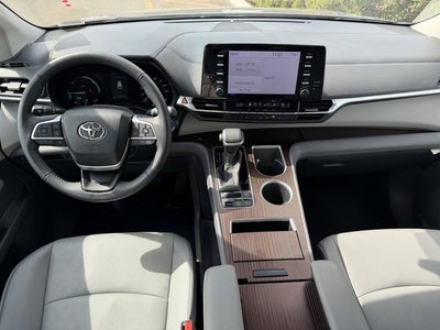2023 Toyota Sienna XLE 8 Passenger