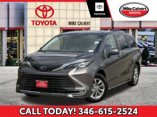 2023 Toyota Sienna XLE 8 Passenger
